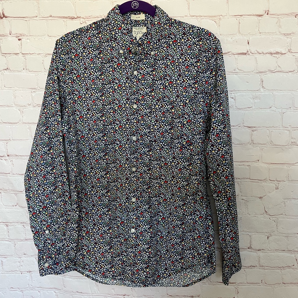 J. Crew Men’s Floral Blue Button Down Shirt. Size S Slim